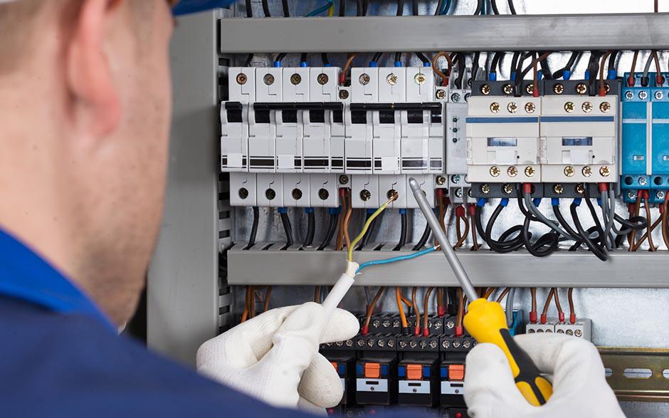 je recherche un électricien Gonesse